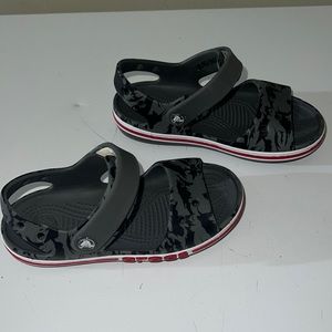 Crocs only worn once size 11c for boys